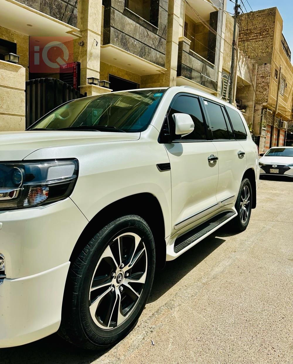 تويوتا لاندكروزر